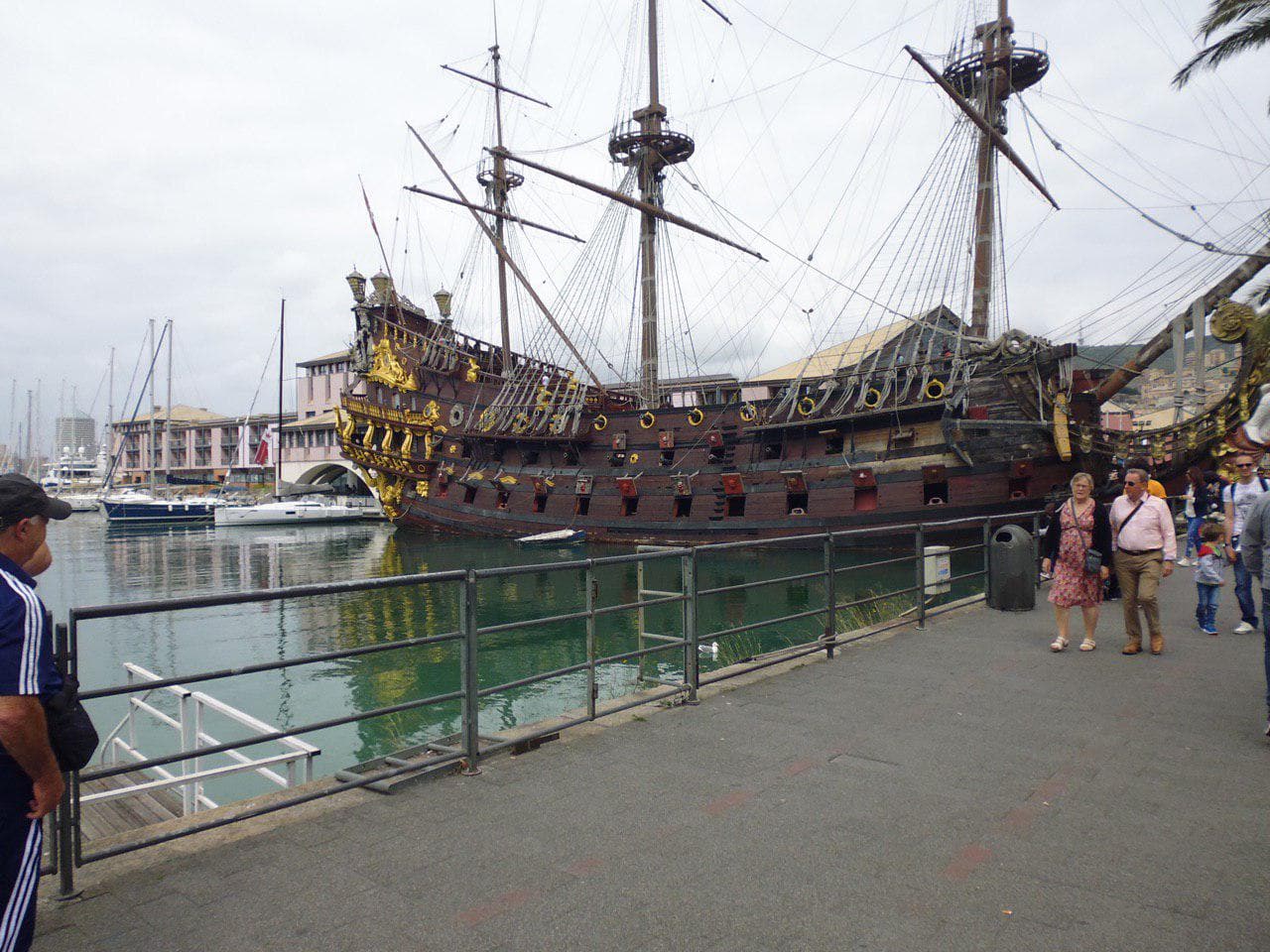 Ligurien, Hafenstadt Genua, historische Schiffe im Hafen